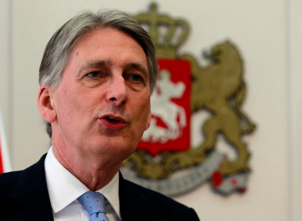 Anh: Nga đang rời xa hơn việc được dỡ bỏ lệnh trừng phạt ảnh 1