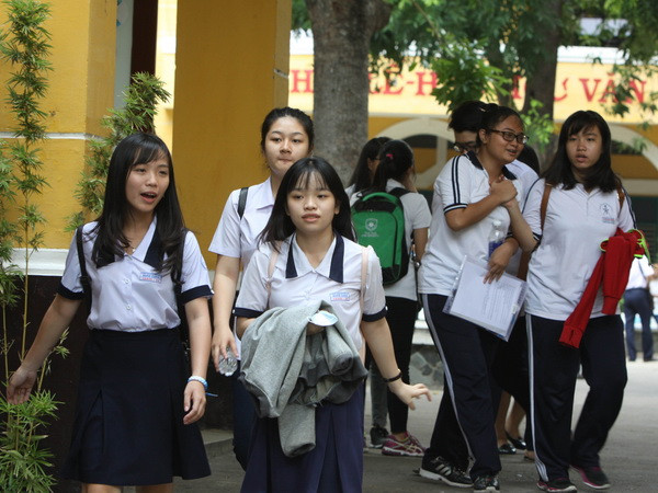 Phổ điểm thi phân bố đều, các trường tốp trên dễ tuyển sinh ảnh 1