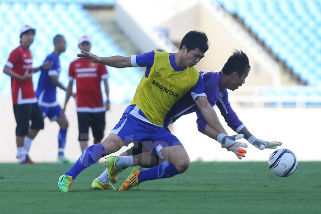 Dự đoán đội hình tuyển Việt Nam: Công Phượng sát cánh Công Vinh? ảnh 1