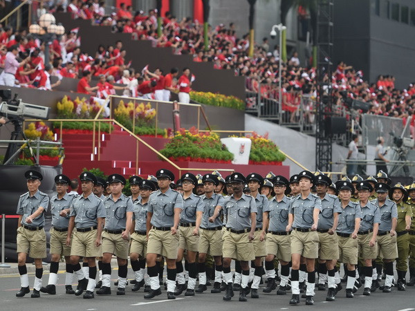 Thủ tướng Nguyễn Tấn Dũng dự lễ diễu hành độc lập của Singapore ảnh 1