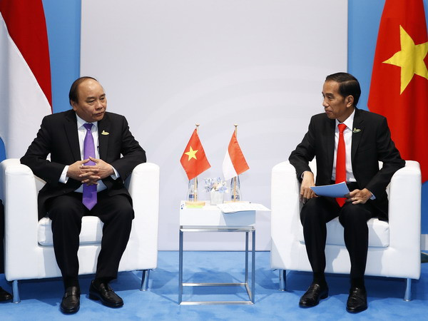 Thủ tướng gặp gỡ lãnh đạo nhiều nước, Liên minh châu Âu và WHO ảnh 1