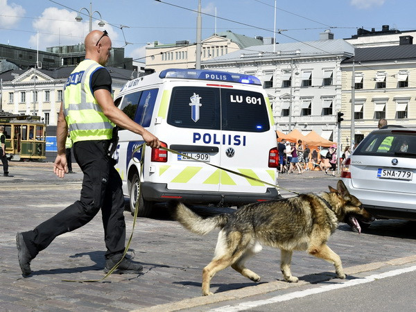 Cảnh sát Helsinki tăng cường an ninh tại khách sạn của phái đoàn Nga ảnh 1