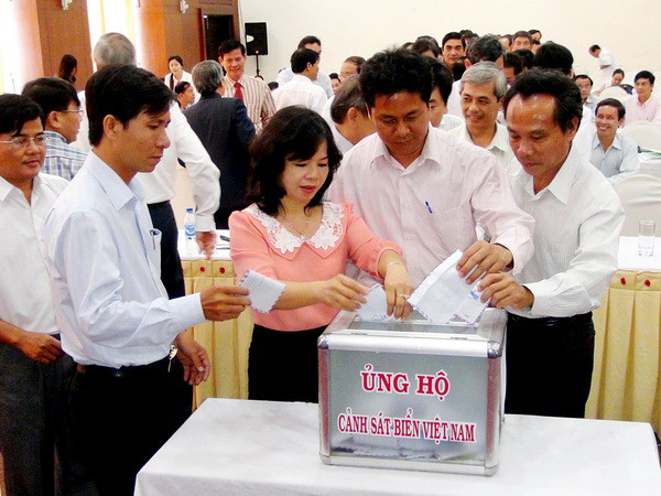 Gần 1,3 tỷ đồng ủng hộ các lực lượng bảo vệ chủ quyền biển đảo ảnh 1