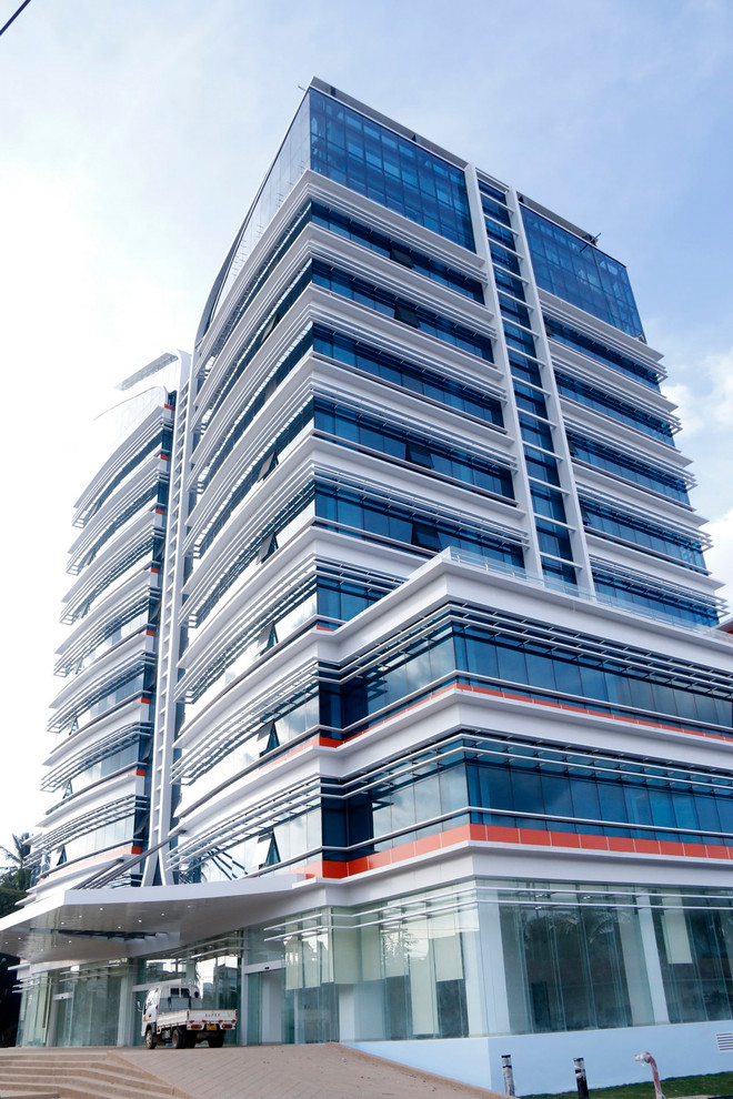 Việt Nam tích cực đóng góp cho sự phát triển kinh tế-xã hội của Lào ảnh 2