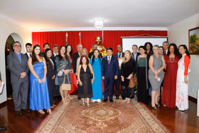 ttxvn_gap_mat_huu_nghi_viet_nam_–_brazil_3.jpg