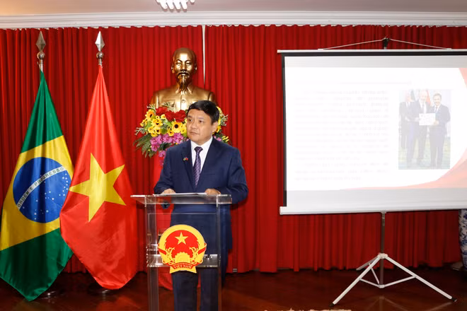 ttxvn_gap_mat_huu_nghi_viet_nam_–_brazil_2.jpg