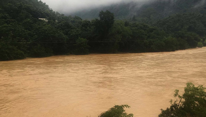 Thanh Hóa: Hàng trăm hộ dân của 5 bản vẫn đang bị nước lũ chia cắt ảnh 1