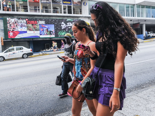 Mỹ, Cuba đạt thỏa thuận mở lại các đại sứ quán trong ngày 1/7 ảnh 1