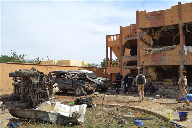 Hiện trường một vụ tấn công tại Gao, Mali, ngày 13/11/2018. (Ảnh: AFP/ TTXVN) Việt Nam kêu gọi Mali tăng cường hòa hợp dân tộc, giải quyết khác biệt ảnh 1