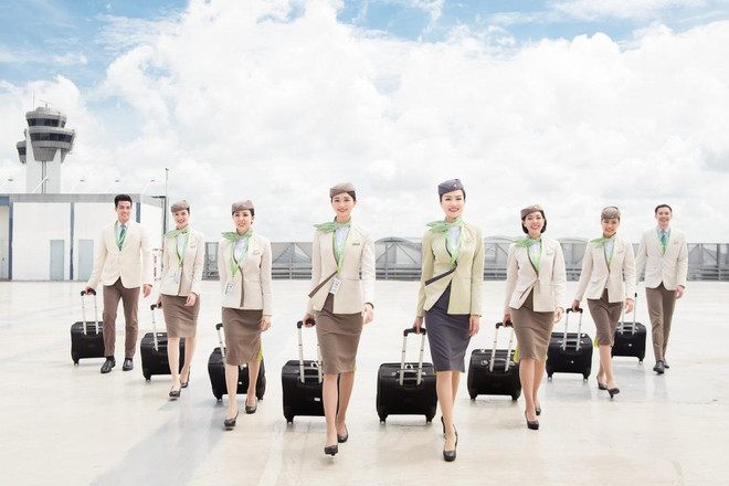 Đội ngũ Tiếp viên hàng không của Bamboo Airways. (Ảnh: Tập đoàn FLC) Bamboo Airways đang ‘dư’ thừa gần 200 phi công, chờ lái máy bay mới ảnh 1