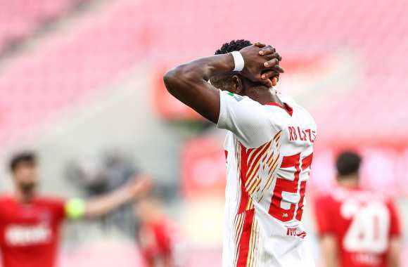 Bayern chỉ còn cách ngôi vương Bundesliga đúng 1 trận thắng ảnh 1