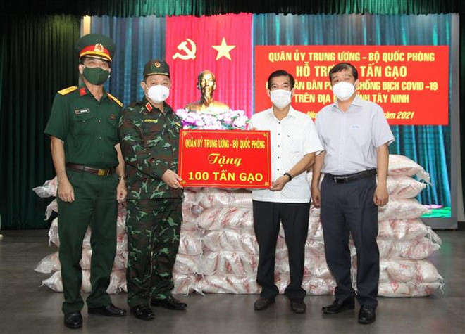 Quân ủy Trung ương, Bộ Quốc phòng hỗ trợ Tây Ninh 100 tấn gạo ảnh 1