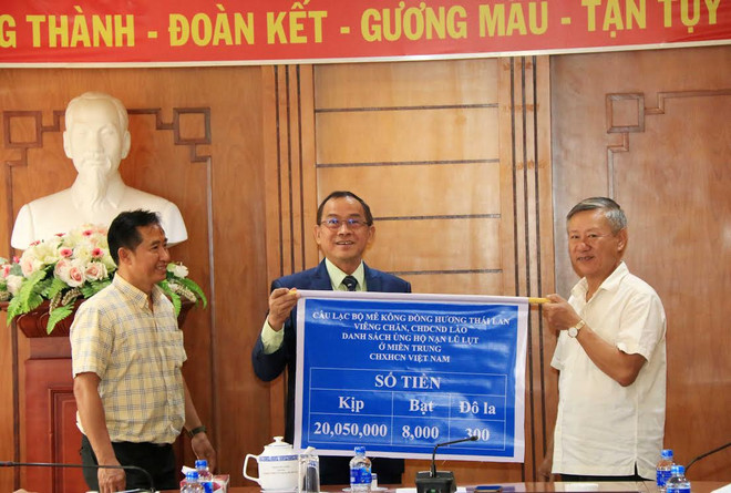 Người Việt tại Lào tiếp tục quyên góp ủng hộ đồng bào miền Trung ảnh 2