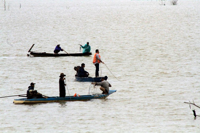 Đi thu mua sầu riêng, 3 người mất tích trên hồ thủy điện Đại Ninh ảnh 1