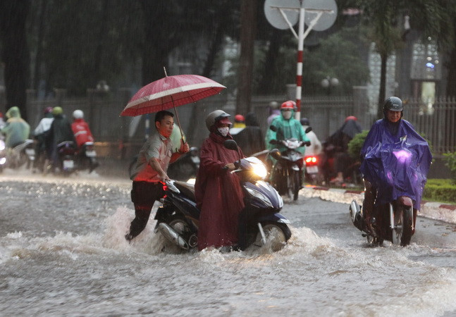 Áp thấp gây mưa dông tại các tỉnh Tây Nguyên và Nam Bộ ảnh 1