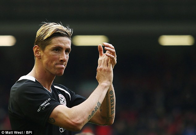 Torres ngỡ ngàng trước màn đón tiếp của cổ động viên Liverpool ảnh 3