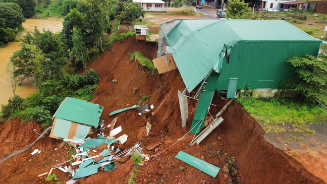 Đắk Nông: Khảo sát, tìm nguyên nhân sạt lở, sụt trượt đất ảnh 1