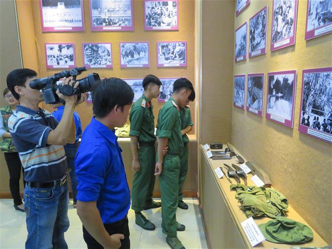 Giới thiệu hình ảnh, hiện vật quý nhân kỷ niệm chiến thắng Pol Pot ảnh 1