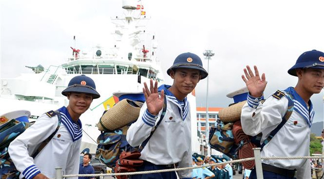 Những chuyến tàu chở đầy mùa Xuân, tuổi trẻ ra Trường Sa ảnh 1