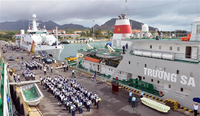Những chuyến tàu chở đầy mùa Xuân, tuổi trẻ ra Trường Sa ảnh 2