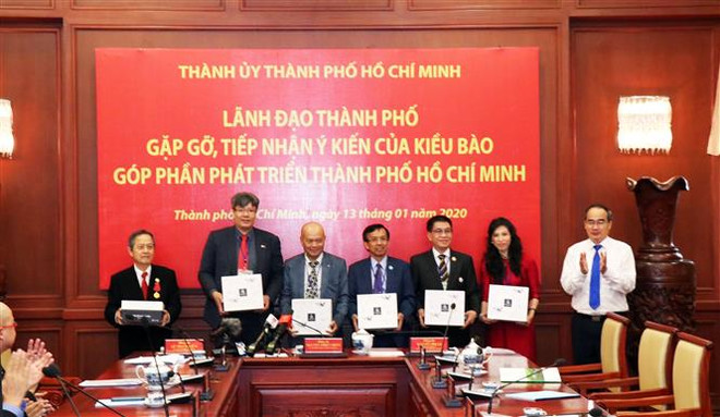 Lãnh đạo TP.HCM tiếp thu ý kiến đóng góp xây dựng từ kiều bào ảnh 1