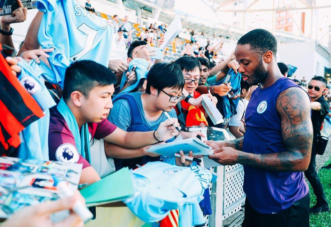 Man City phô diễn kỹ thuật trước người hâm mộ tại Hong Kong ảnh 1