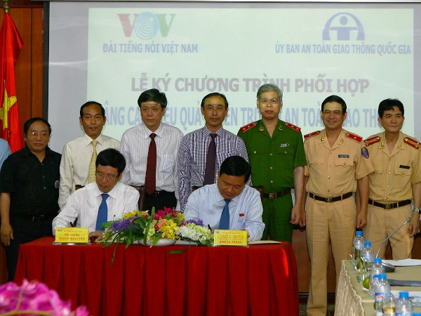 Ủy ban An toàn Giao thông Quốc gia hợp tác truyền thông với VOV ảnh 1