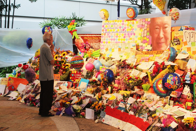 Đoàn Bộ Công an viếng và ghi sổ tang tưởng niệm ông Lý Quang Diệu ảnh 1