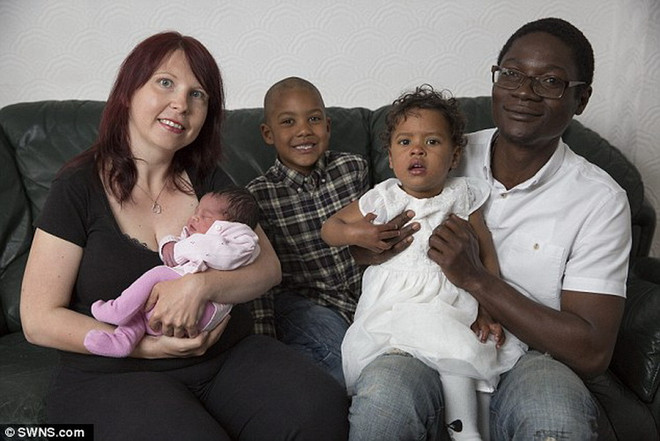 Bà mẹ Ba Lan gây chú ý khi 2 lần sinh trùng ngày Công nương Kate ảnh 2