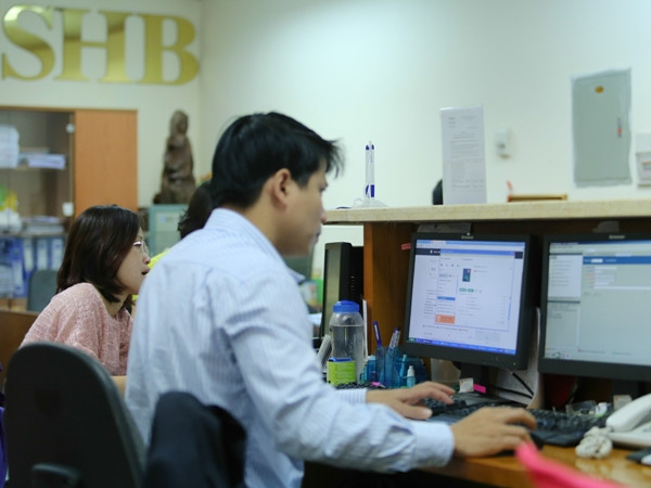 Lực cầu tăng mạnh về cuối phiên, VN-Index lên sát mốc 550 điểm ảnh 1