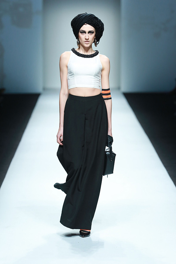 Áo tứ thân và nón quai thao lên sàn diễn thời trang Thượng Hải ảnh 8