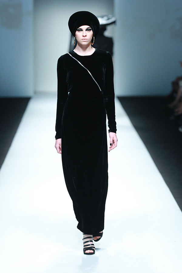 Áo tứ thân và nón quai thao lên sàn diễn thời trang Thượng Hải ảnh 4