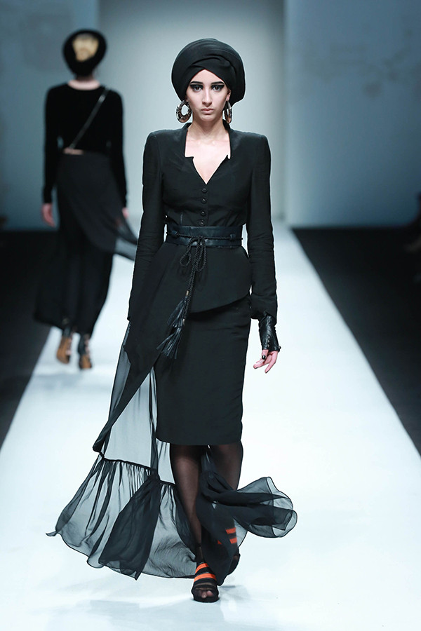 Áo tứ thân và nón quai thao lên sàn diễn thời trang Thượng Hải ảnh 5