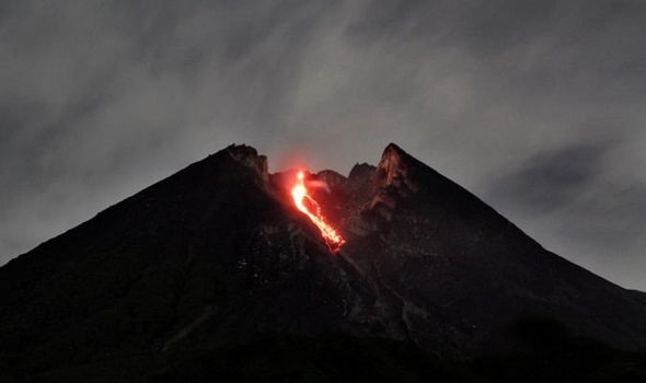 Indonesia: Núi lửa Merapi tỉnh giấc đe dọa cuộc sống người dân ảnh 1