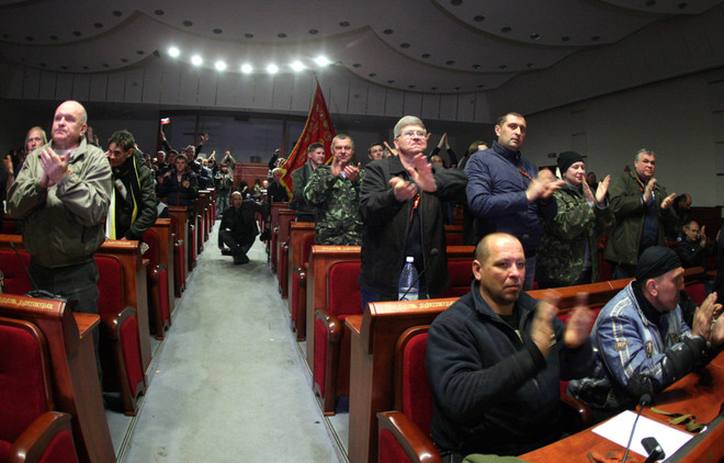 [Photo] Donetsk tuyên bố lập nước Cộng hòa Nhân dân ảnh 3