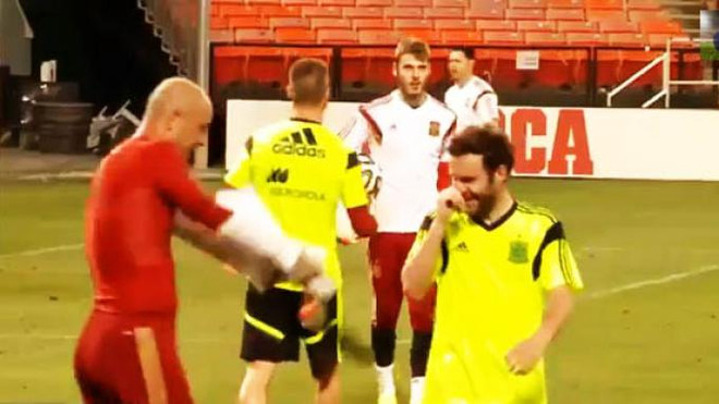 [Video] David De Gea bất lực với "cú đúp panenka" của Ramos ảnh 1