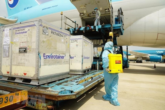 Ngoại giao chủ động với sứ mệnh đưa vaccine phòng COVID-19 về Việt Nam ảnh 1