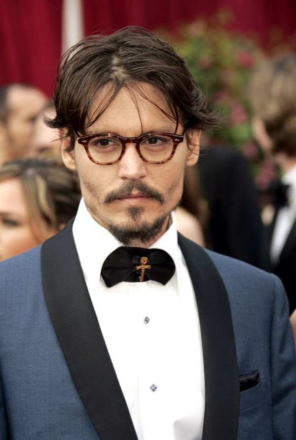 Johnny Depp - ông hoàng rách rưới mê phụ kiện và trang sức ảnh 8