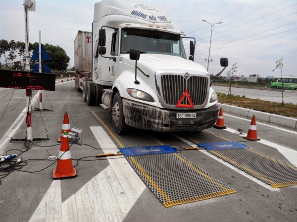 Xe chở quá tải lưu thông trên Quốc lộ 5 sẽ bị xử phạt ''nguội'' ảnh 1
