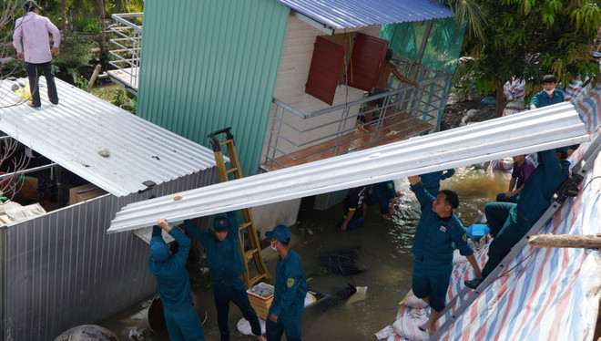 Đồng Tháp: Khẩn trương khắc phục vụ sạt lở ven kênh Đốc Phủ Hiền ảnh 2