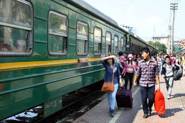 Bán vé tàu điện tử: Đã sắp hết thời lo lắng khi Tết đến Xuân về? ảnh 2