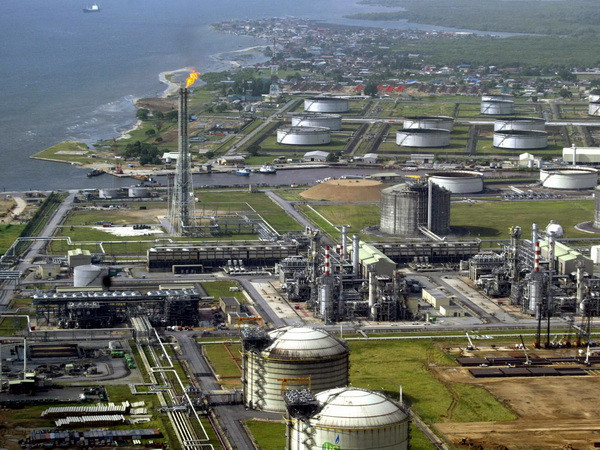 Shell mở lại hai đường ống dẫn dầu chủ chốt ở Nigeria ảnh 1