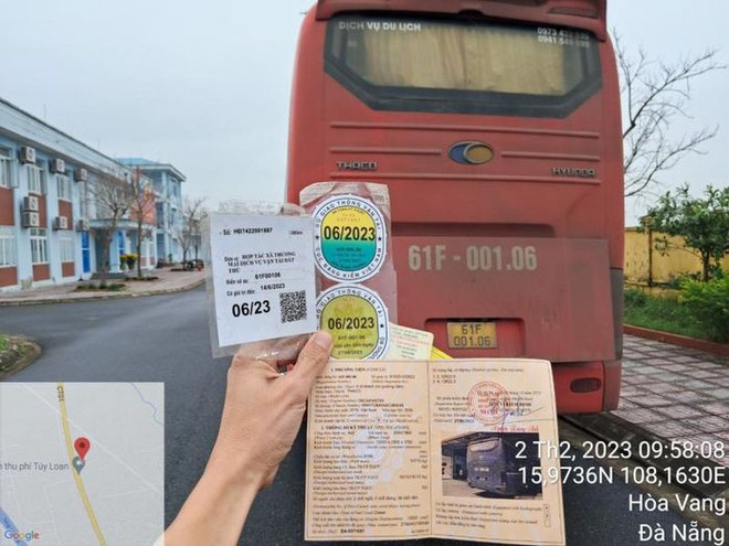 Phát hiện ôtô khách dùng sổ, tem kiểm định giả lưu thông trên cao tốc ảnh 1