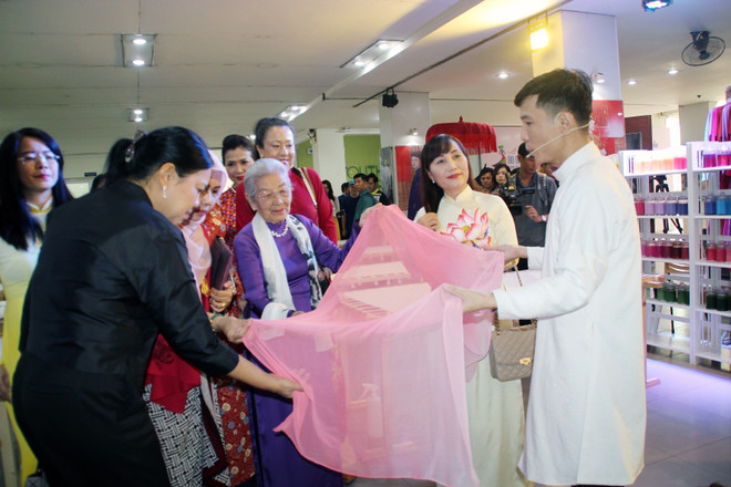 TP.HCM: Xây dựng thương hiệu áo dài Việt từ giá trị văn hóa bản địa ảnh 2