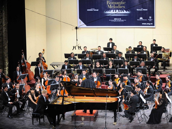 Nghệ sỹ Nga danh tiếng chỉ huy đêm nhạc Tchaikovski ở Việt Nam ảnh 1