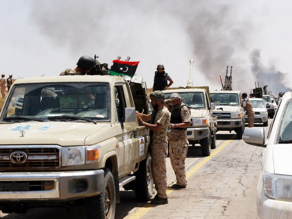 Chính phủ miền Đông Libya bất ngờ tuyên bố thiết quân luật ảnh 1