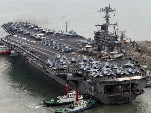Hạm đội 7 tàu chiến Mỹ cùng 8.500 thủy thủ thăm Philippines ảnh 1
