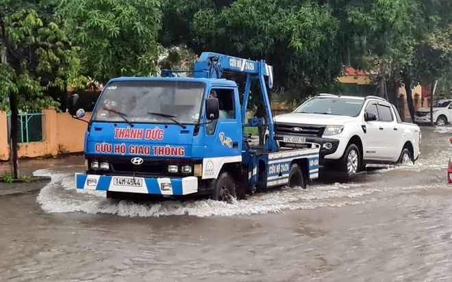 Quảng Bình: Mưa lớn gây ngập cục bộ ở thành phố Đồng Hới ảnh 2