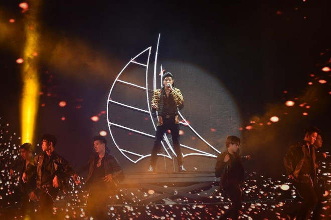 Âm thanh và ánh sáng đỉnh cao vẽ lên vẻ đẹp của thành phố biển hồ ảnh 7