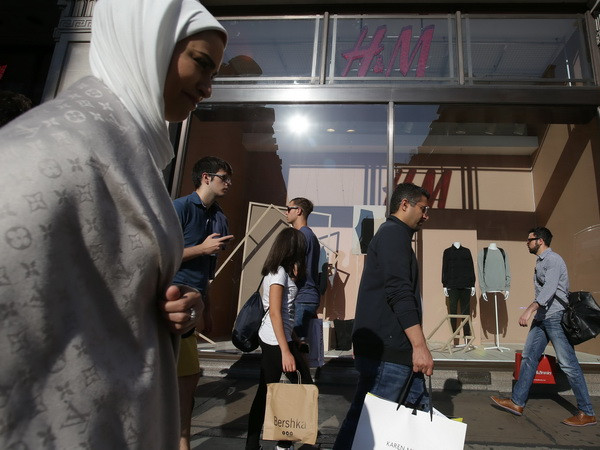 Thủ tướng Anh lên kế hoạch kiểm soát mức lương của các “ông chủ” ảnh 1